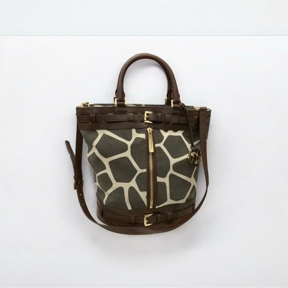 MICHAEL  Michael Kors Kingsbury Giraffe Bucket Bag-Retail $399 - Picture 1 of 11
